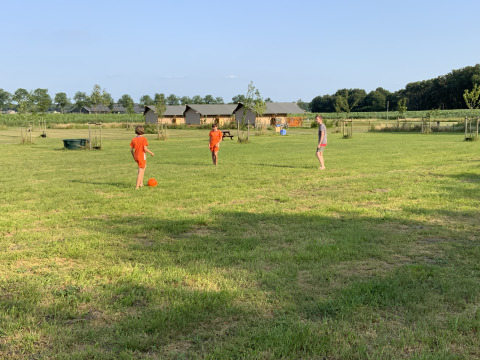 Campo de juego - Vodatent - Camping de Heerlijkheid Vorenseinde - Rucphen - Noord-Brabant - Países Bajos