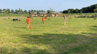 Spielfeld - Vodatent - Camping de Heerlijkheid Vorenseinde - Rucphen - Noord-Brabant - Niederlande
