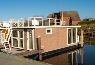 Front view houseboat - Houseboats Lemmer - Lemmer, Friesland, Netherlands
