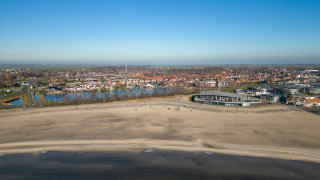 Vista general de la playa - Casas flotantes Lemmer - Lemmer, Frisia, Países Bajos
