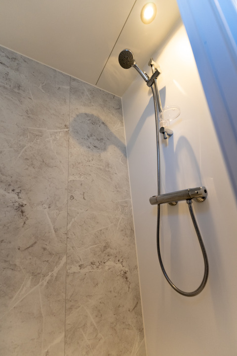 Ducha - Casas flotantes Lemmer - Lemmer, Frisia, Países Bajos