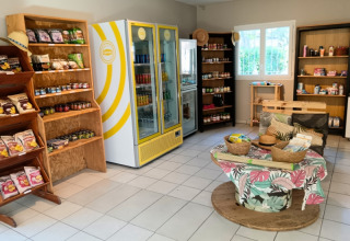 Shop at Campsite La Vallée Heureuse in Provence-Alpes-Côte d’Azur offering local products and refreshments.