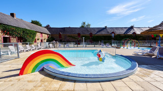 Piscina para niños pequeños - Camping Domaine du Logis - Villatent - La Chapelle aux Filtzméens, Bretaña, Francia
