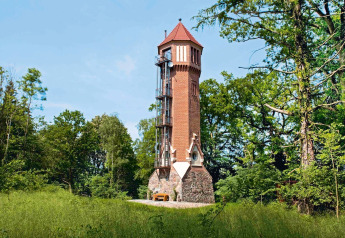 Gezellige toren-chalet 'Water tower 75 sqm', prachtig gelegen in het groen in Duitsland.