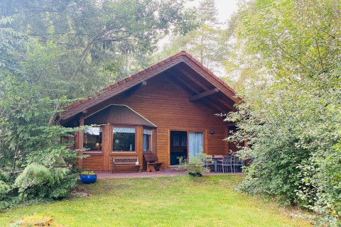 Houten vakantiewoning Holiday home «Svenja Wiefelstede-Lehe» in Duitsland, midden in het groen.