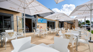 Terraza - Camping Les Genêts - Villatent - Salles Curan, Occitania, Francia