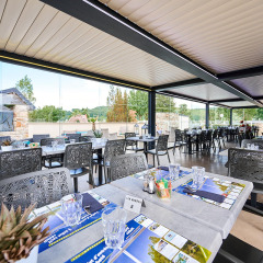 Restauración - Camping Les Genêts - Villatent - Salles Curan, Occitania, Francia