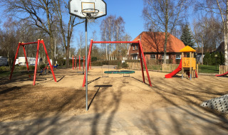 Speeltuin en sportveld - Camping Elbeling - Vodatent - Bleckede, Nedersaksen, Duitsland