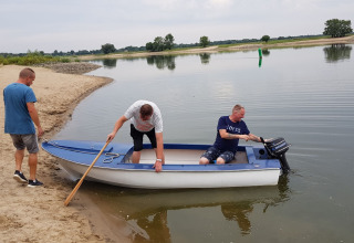 Båd på vandet - Camping Elbeling - Vodatent - Bleckede, Niedersachsen, Tyskland