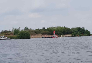 Taking to the water - Camping Eefting - Vodatent - Rohel, Friesland, Netherlands