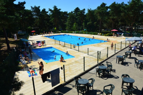 Piscina infantil y piscina - Vodatent - Camping GT Keiheuvel - Balen - Amberes - Bélgica.jpg