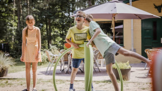 Spelen bij de speeltuin - Camping Siësta - Vodatent - Wechelderzande, Antwerpen, België