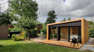 Cabaña Wetland moderna para 2 personas en Boetiekpark de Kas, rodeada de naturaleza en Scherpenzeel, Frisia.
