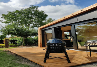 Cabane Wetland moderne pour 2 personnes à Boetiekpark de Kas, Scherpenzeel, Friesland, Pays-Bas.