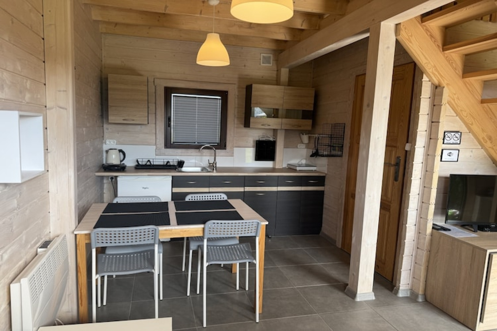 Piętrowe domki wakacyjne dla max 6 osób Mielenko