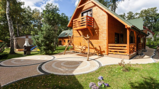 Vakantiehuis in Holiday complex Pobierowo-Doppelhaus 4 en 2, omgeven door tuin en speeltuin