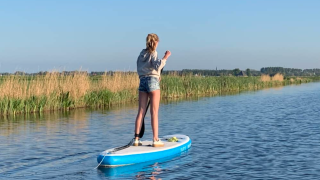 En el SUP de la zona - Boerencamping Swarthoeve - Vodatent - Wormer, Holanda Septentrional, Países Bajos