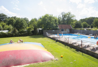 Airtrampoline and swimming pool - Camping de Haer - Vodatent - Agelo, Overijssel, Netherlands