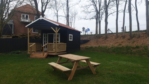Surroundings with picnic table - Camping de Noorde - Vodatent - Zwartsluis, Overijssel, Netherlands