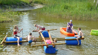 Construcción de balsas - Minicamping Falkenborg - Vodatent - Beltrum, Gelderland, Países Bajos