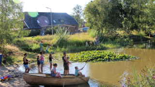 Estanque para pescar y nadar - Minicamping Falkenborg - Vodatent - Beltrum, Güeldres, Países Bajos