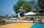 Airtrampoline - Recreatiepark Riverside - Vodatent - Appeltern, Gelderland, Países Bajos