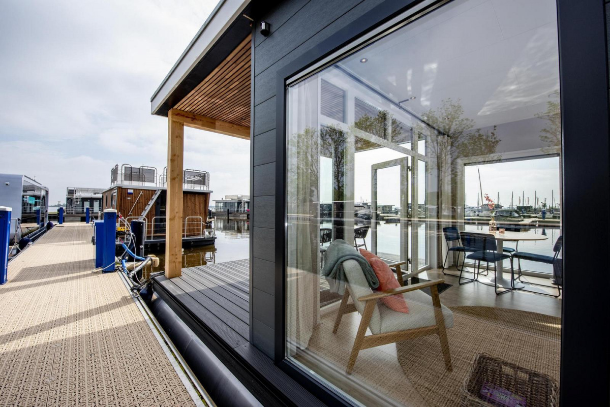 Houseboat Riggelbrug