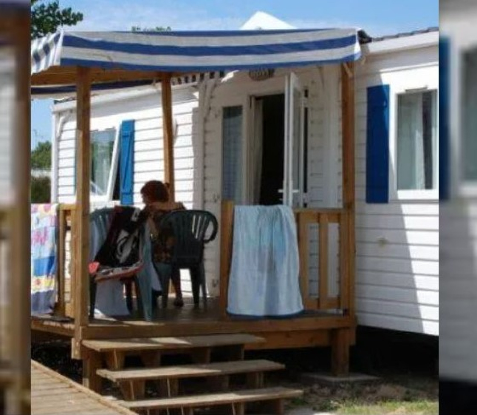 Rolstoeltoegankelijke stacaravan “Comfort” met veranda bij Flower Camping l'Escale du Perthuis, Frankrijk.
