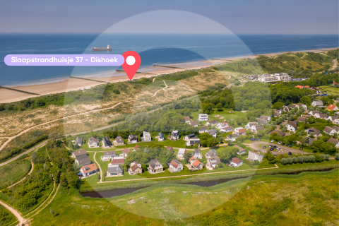 Vue aérienne de la plage de Dishoek aux Pays-Bas, emplacement de Slaapstrandhuisje 37 mis en évidence.