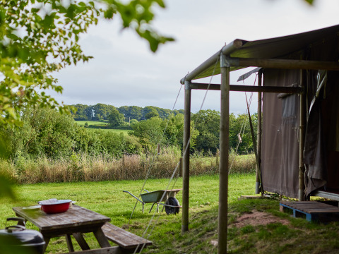 Vista desde un campamento en BoerenBed Billingsmoor Farm, un parque vacacional en el suroeste de Inglaterra.