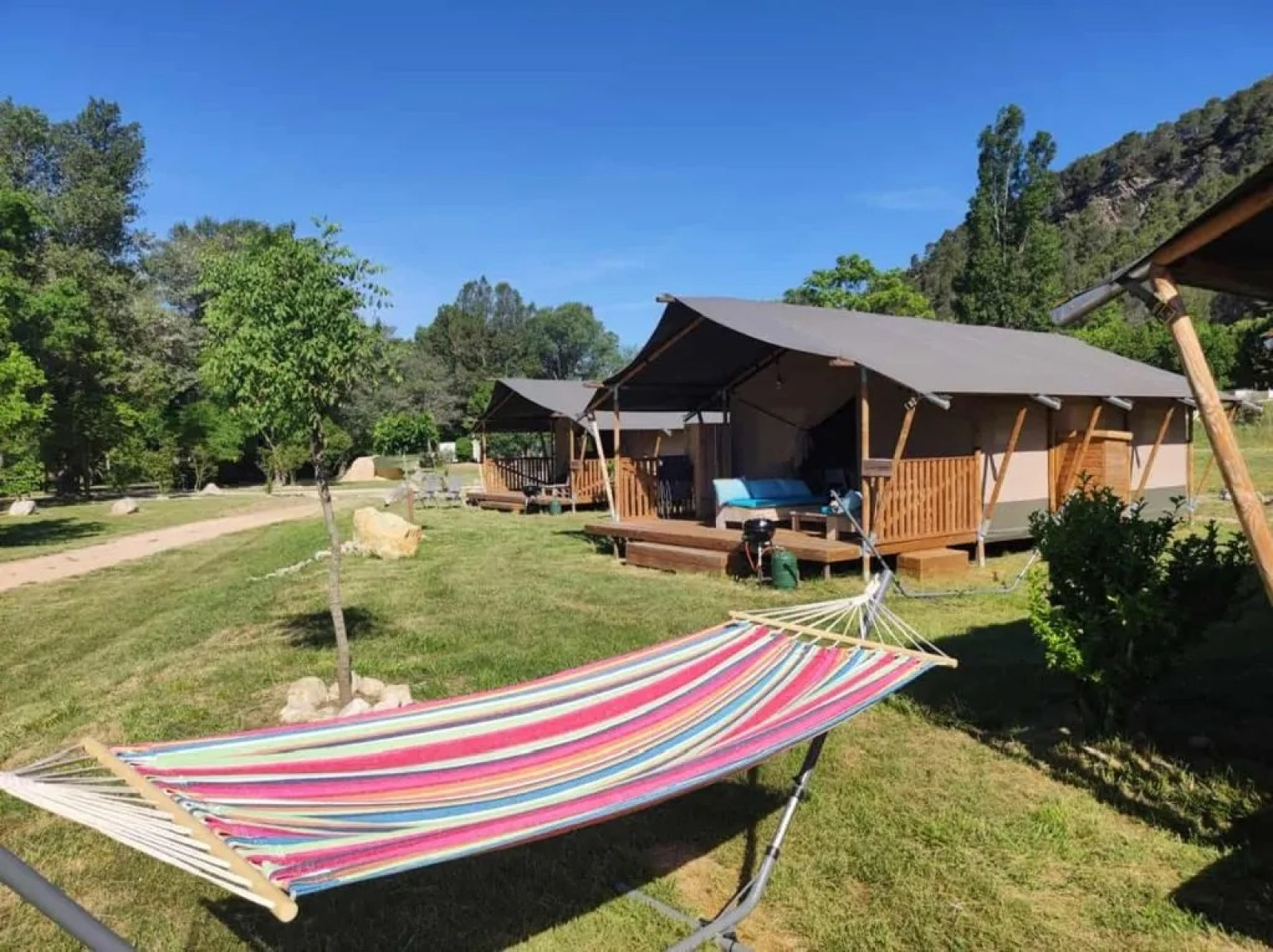 Lodgetent XL met badkamer