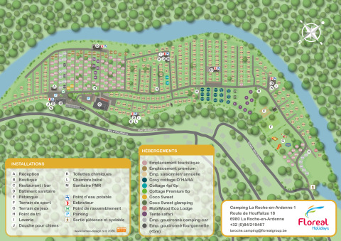Plattegrond van een glamping aan de rivier met tentplaatsen, huisjes en diverse faciliteiten aangegeven.