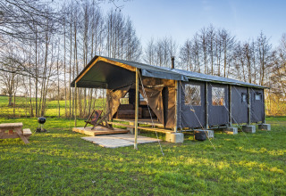 Glamping-Zelt bei BoerenBed L'Étable des Mauges en Anjou, umgeben von Natur im Pays de la Loire.