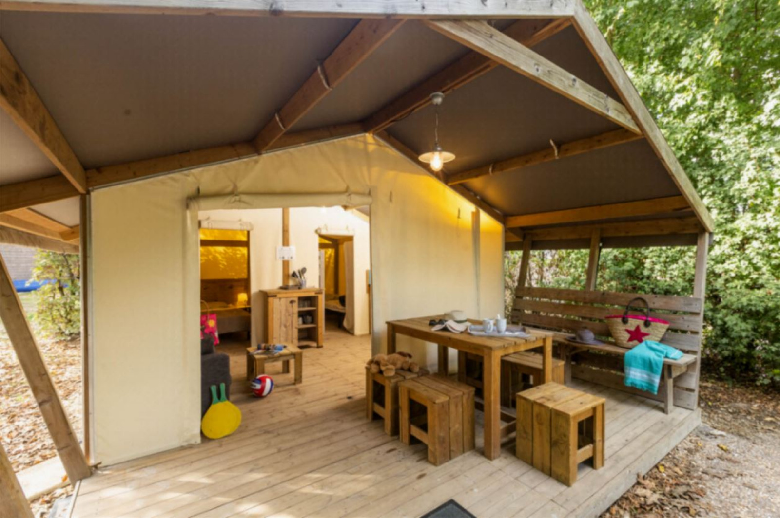 Gemeubileerde Bungalowtent Eden foto 4