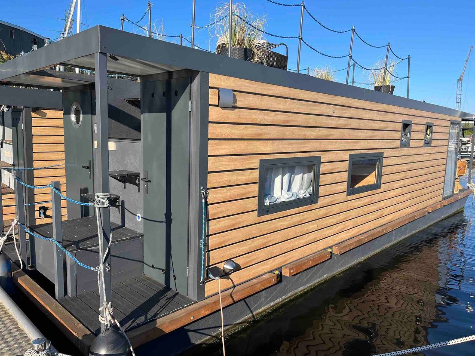 Woonboot «Ahoy Masal»