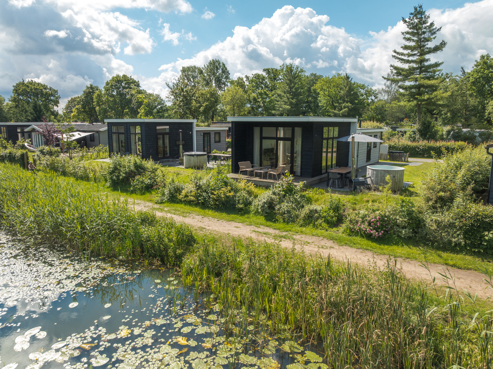 «River Cabin»