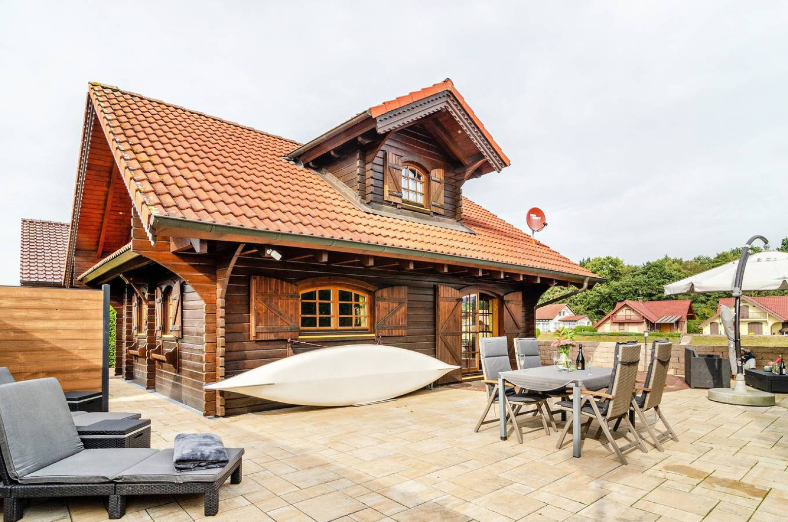 «Das Alpenhaus An Der Ems»