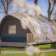 Stort egetræstelte ved Holiday Park Sallandshoeve i Holland, med træterrasse og grønne omgivelser.