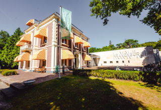 Foto del museo Kranenburgh cerca del parque vacacional Callassande en Holanda Septentrional, Países Bajos.