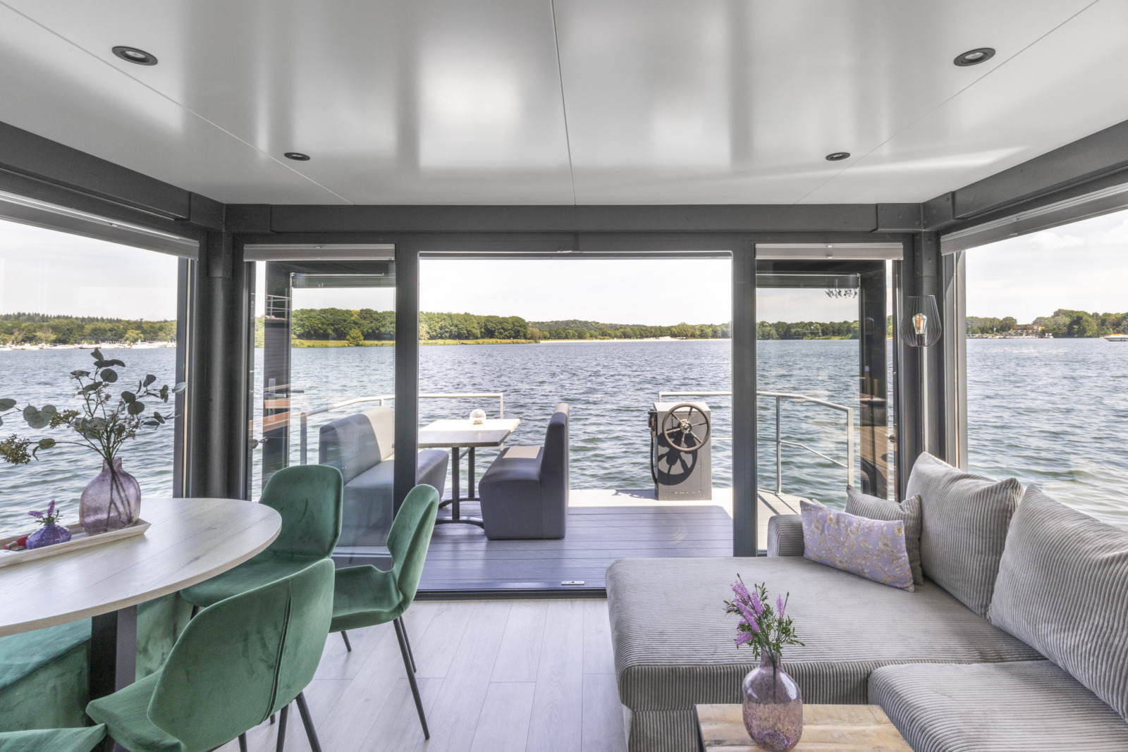 Houseboat «Marina Mookerplas»