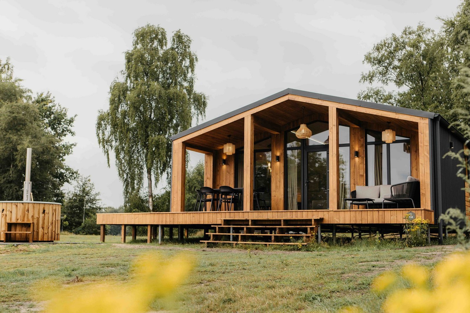 Lake View Scandi