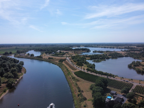 Foto aérea Meine Komplas - Vodatent - Camping de Boomgaard - Maaseik - Limburgo Belga - Bélgica.jpg