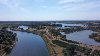 Luchtfoto Meine Komplas - Vodatent - Camping de Boomgaard - Maaseik - Belgisch Limburg - België.jpg
