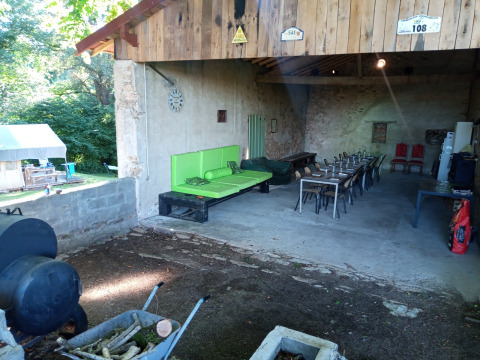 Lounge for campister - Vodatent - Camping la Cour d_Enchère - Saint-Palais - Auvergne-Rhone-Alpes - Frankrig