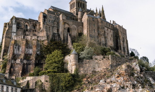Iglesia del Monte Saint-Michel, Normandía, Francia
