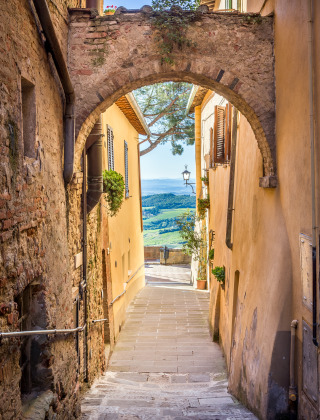Corsia a Montepulciano, Toscana, Italia