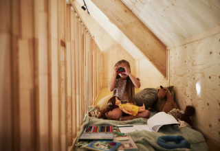 Kids play in bedroom - Vodatent - Brinckerduyn - Appelscha - Friesland - Netherlands