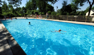 Freibad auf dem Campingplatz Chenefleur, Tigtigny, Belgien