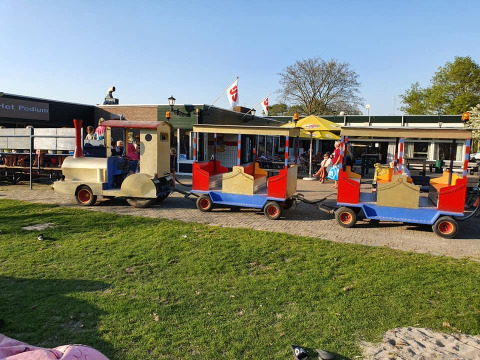 Tren en el parque - Vodatent - Camping de Krabbeplaat - Brielle - Holanda Meridional - Países Bajos