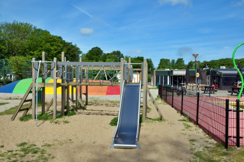 Tobogán en parque infantil - Vodatent - Camping de Krabbeplaat - Brielle - Holanda Meridional - Países Bajos